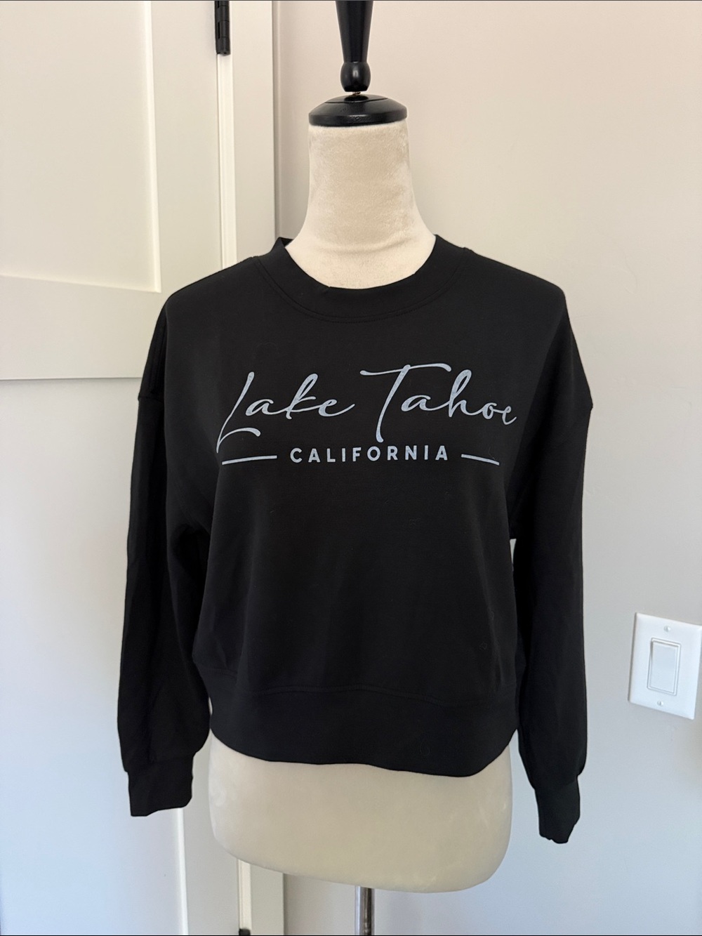 Women's Black Crewneck Sweatshirt